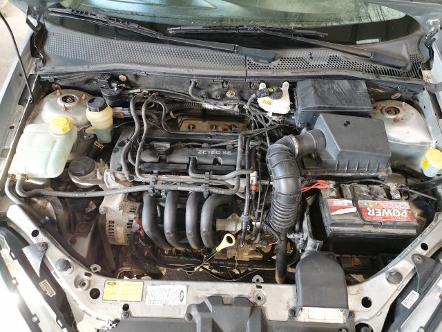 bontott FORD FOCUS I Jobb első Dobbetét (Kerékjárati, Műanyag)