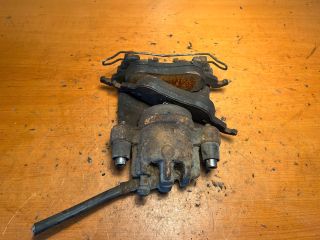 bontott FORD FOCUS I Jobb első Féknyereg Munkahengerrel