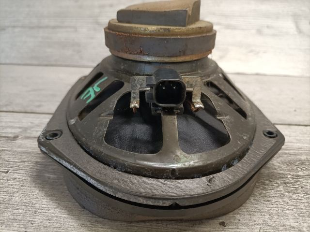 bontott FORD FOCUS I Jobb első Hangszóró