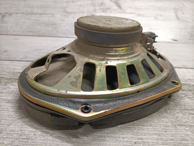 bontott FORD FOCUS I Jobb első Hangszóró