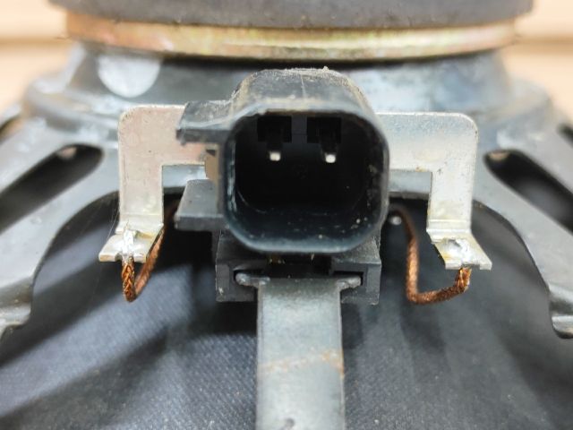 bontott FORD FOCUS I Jobb első Hangszóró