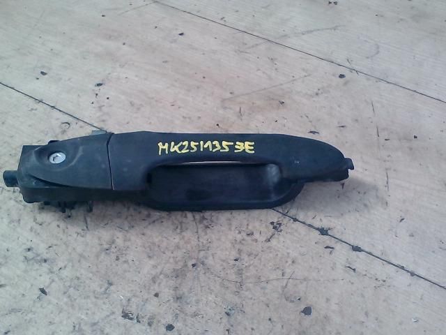 bontott FORD FOCUS I Jobb első Külső Kilincs