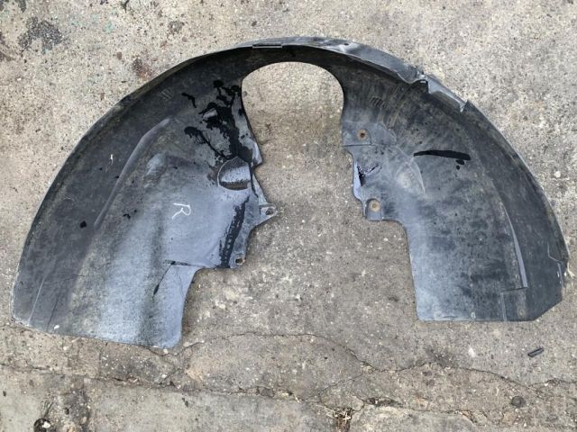 bontott FORD FOCUS I Jobb első Sárvédő Gumi