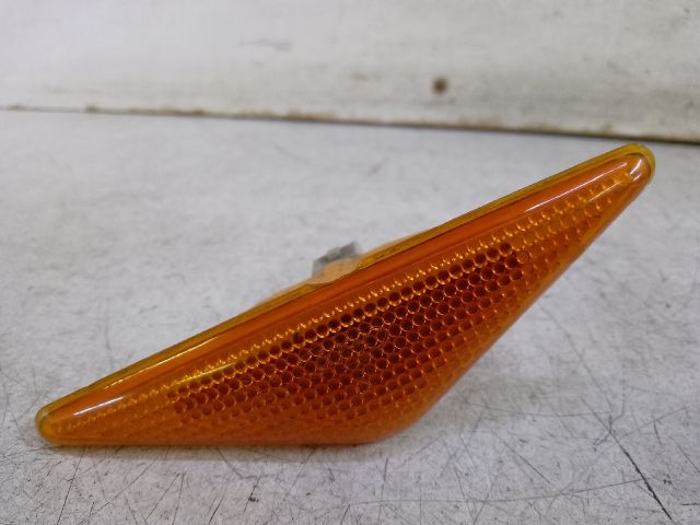 bontott FORD FOCUS I Jobb első Sárvédő Irányjelző