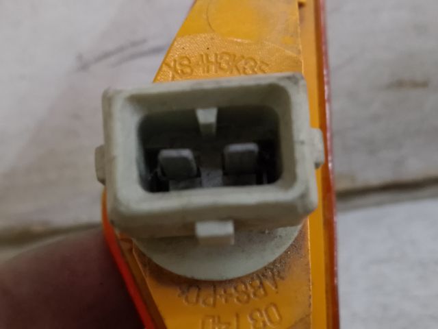 bontott FORD FOCUS I Jobb első Sárvédő Irányjelző