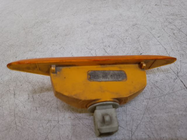 bontott FORD FOCUS I Jobb első Sárvédő Irányjelző