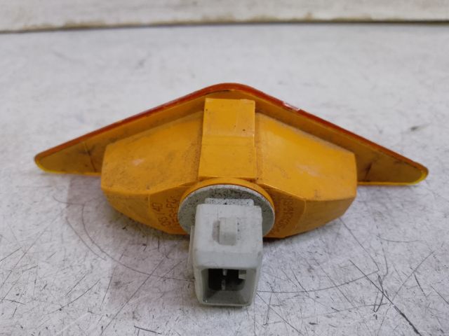 bontott FORD FOCUS I Jobb első Sárvédő Irányjelző