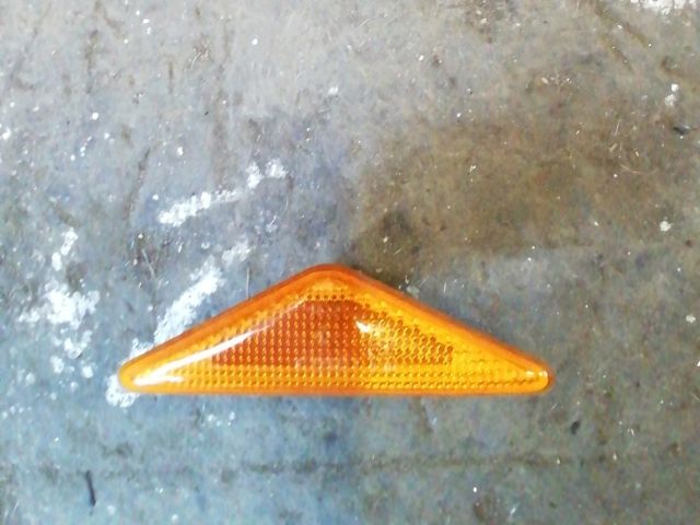 bontott FORD FOCUS I Jobb első Sárvédő Irányjelző