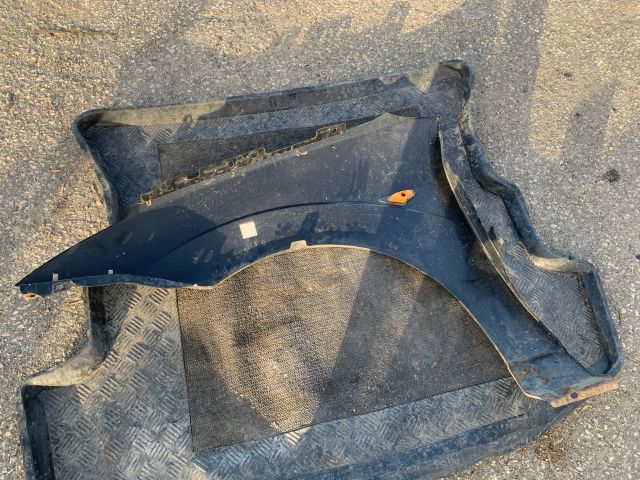 bontott FORD FOCUS I Jobb első Sárvédő