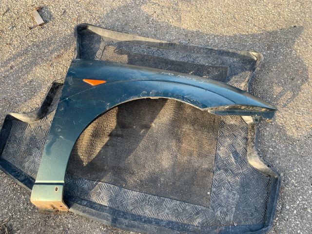 bontott FORD FOCUS I Jobb első Sárvédő