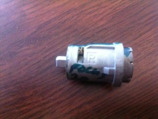 bontott FORD FOCUS I Jobb első Zárbetét