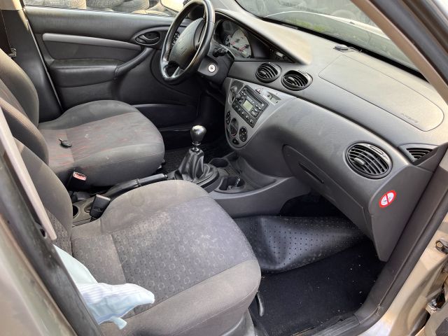 bontott FORD FOCUS I Jobb első Zsanér