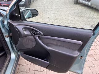 bontott FORD FOCUS I Jobb első Zsanér