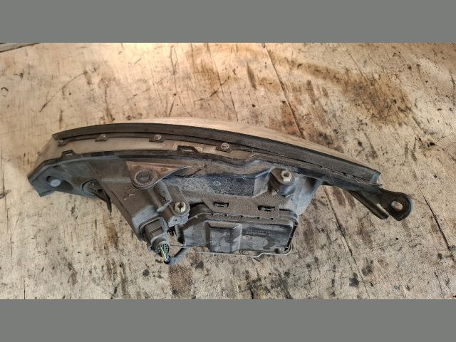 bontott FORD FOCUS I Jobb Fényszóró