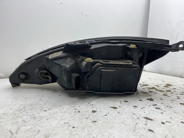 bontott FORD FOCUS I Jobb Fényszóró