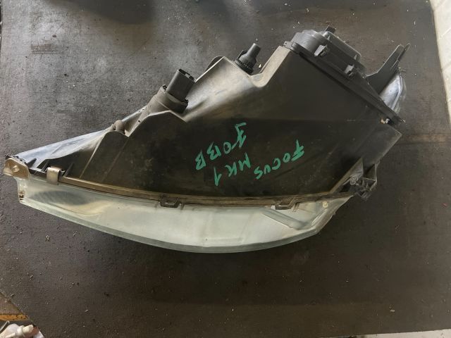 bontott FORD FOCUS I Jobb Fényszóró