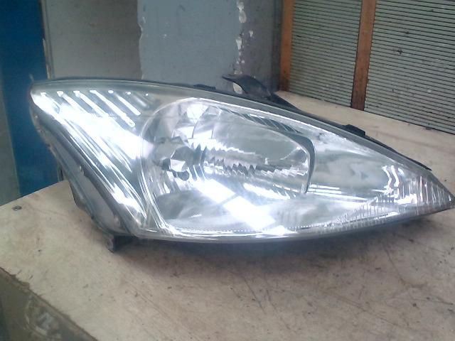 bontott FORD FOCUS I Jobb Fényszóró