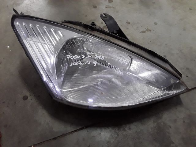 bontott FORD FOCUS I Jobb Fényszóró