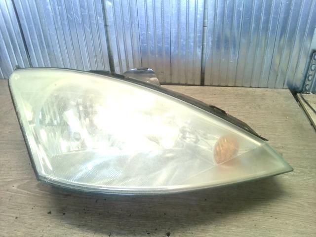 bontott FORD FOCUS I Jobb Fényszóró