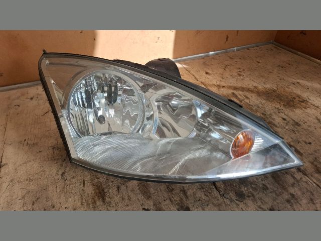 bontott FORD FOCUS I Jobb Fényszóró