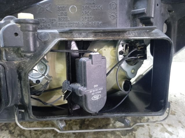 bontott FORD FOCUS I Jobb Fényszóró