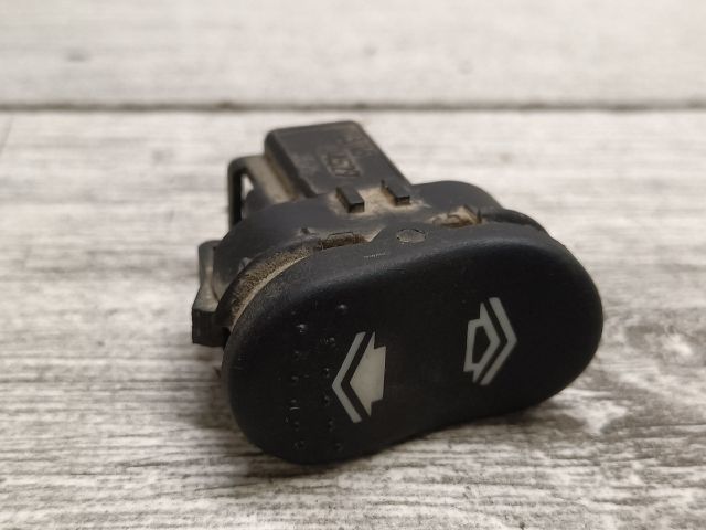 bontott FORD FOCUS I Jobb hátsó Ablakemelő Kapcsoló