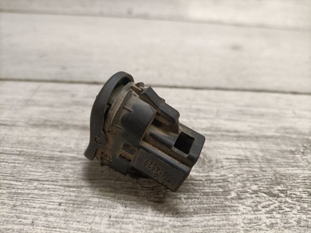 bontott FORD FOCUS I Jobb hátsó Ablakemelő Kapcsoló