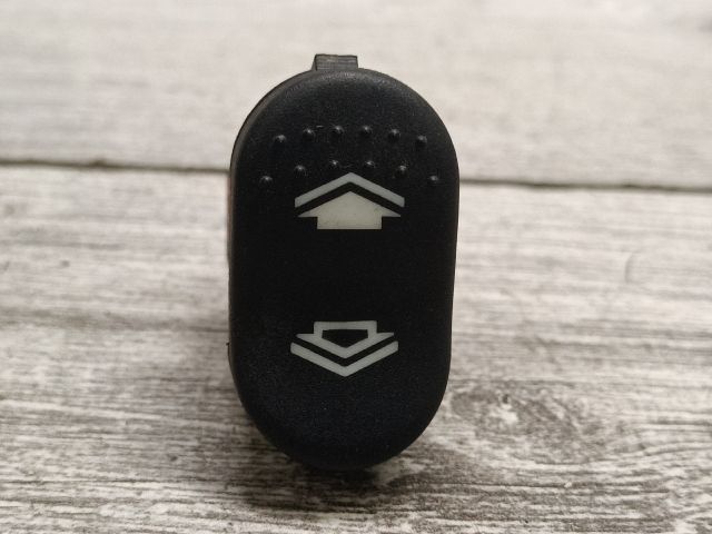 bontott FORD FOCUS I Jobb hátsó Ablakemelő Kapcsoló