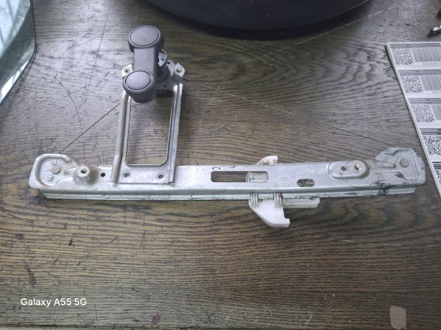 bontott FORD FOCUS I Jobb hátsó Ablakemelő Szerkezet (Mechanikus)