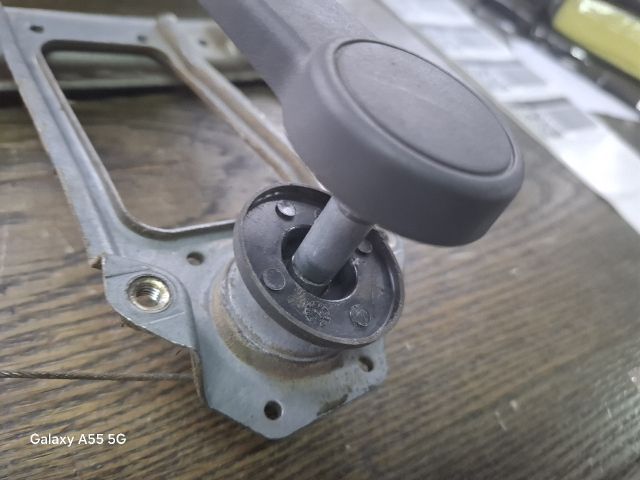 bontott FORD FOCUS I Jobb hátsó Ablakemelő Szerkezet (Mechanikus)