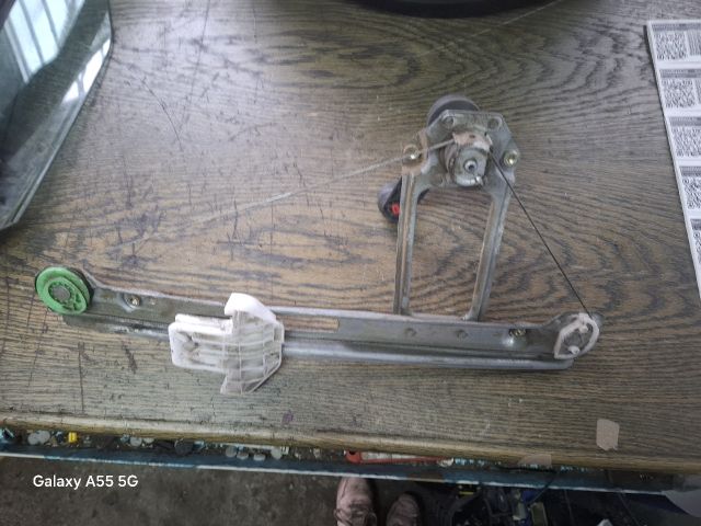 bontott FORD FOCUS I Jobb hátsó Ablakemelő Szerkezet (Mechanikus)