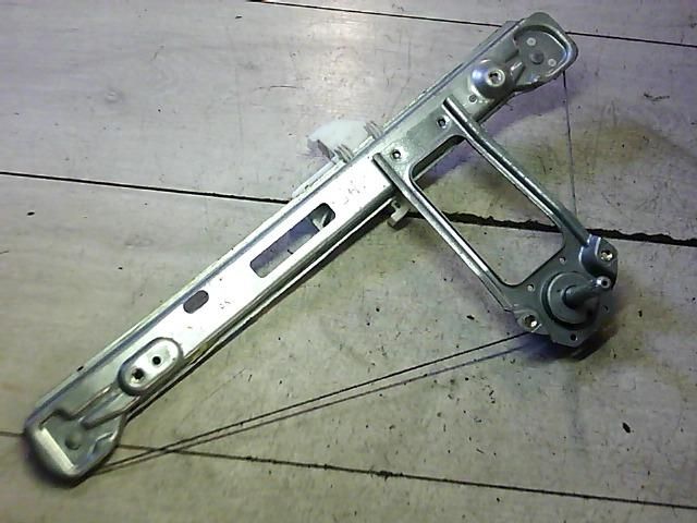 bontott FORD FOCUS I Jobb hátsó Ablakemelő Szerkezet (Mechanikus)