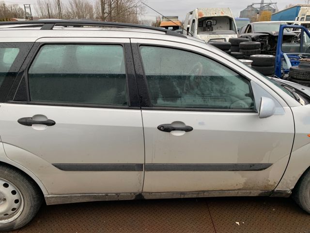 bontott FORD FOCUS I Jobb hátsó Ajtó (Részeivel)