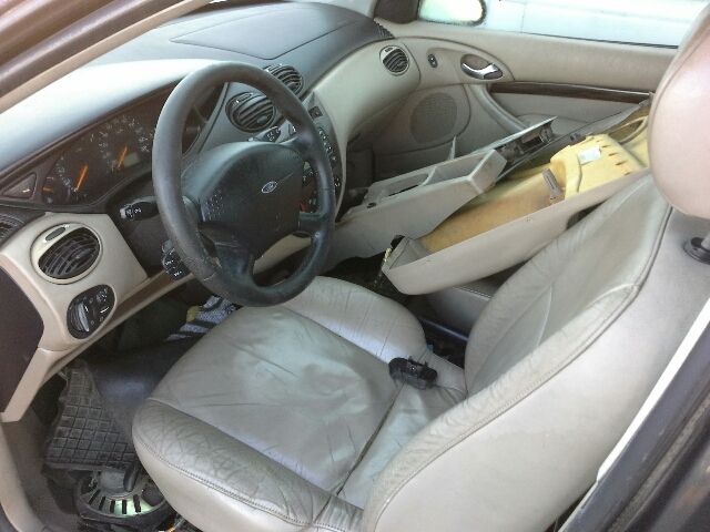 bontott FORD FOCUS I Jobb hátsó Ajtóbehúzó