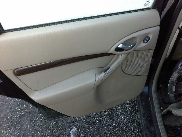 bontott FORD FOCUS I Jobb hátsó Ajtóbehúzó