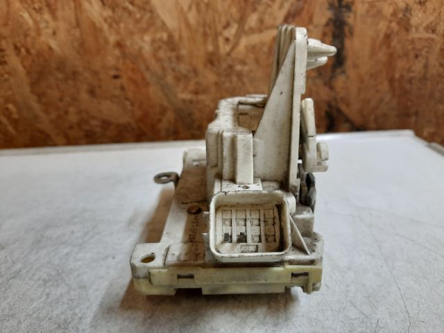 bontott FORD FOCUS I Jobb hátsó Ajtózár