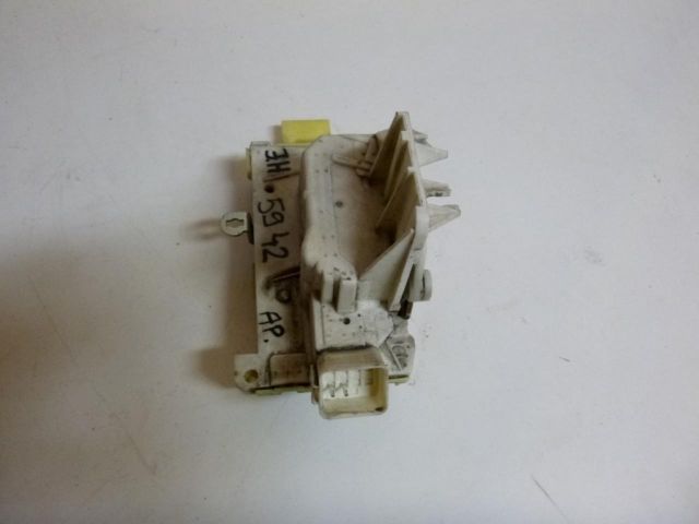 bontott FORD FOCUS I Jobb hátsó Ajtózár