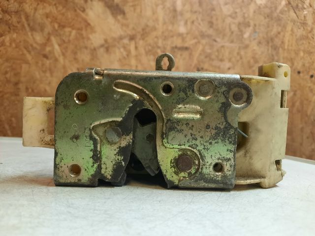 bontott FORD FOCUS I Jobb hátsó Ajtózár