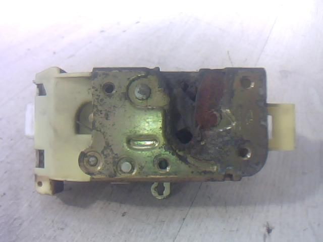 bontott FORD FOCUS I Jobb hátsó Ajtózár