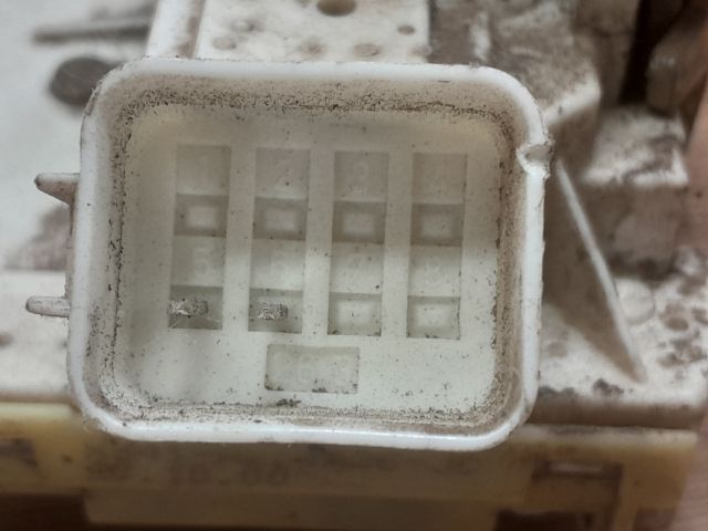 bontott FORD FOCUS I Jobb hátsó Ajtózár