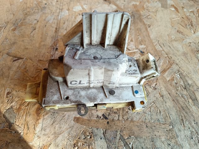 bontott FORD FOCUS I Jobb hátsó Ajtózár