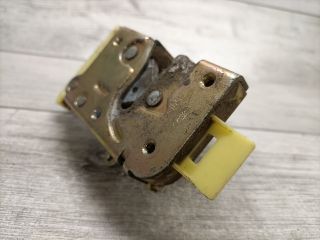 bontott FORD FOCUS I Jobb hátsó Ajtózár