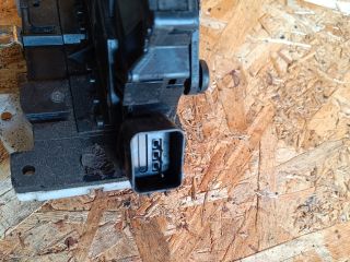 bontott FORD FOCUS I Jobb hátsó Ajtózár