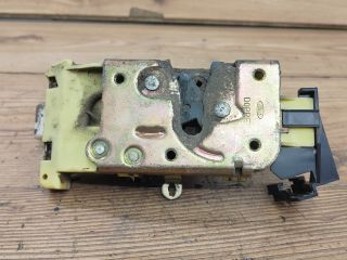 bontott FORD FOCUS I Jobb hátsó Ajtózár