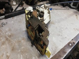 bontott FORD FOCUS I Jobb hátsó Ajtózár