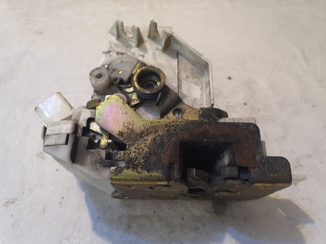 bontott FORD FOCUS I Jobb hátsó Ajtózár