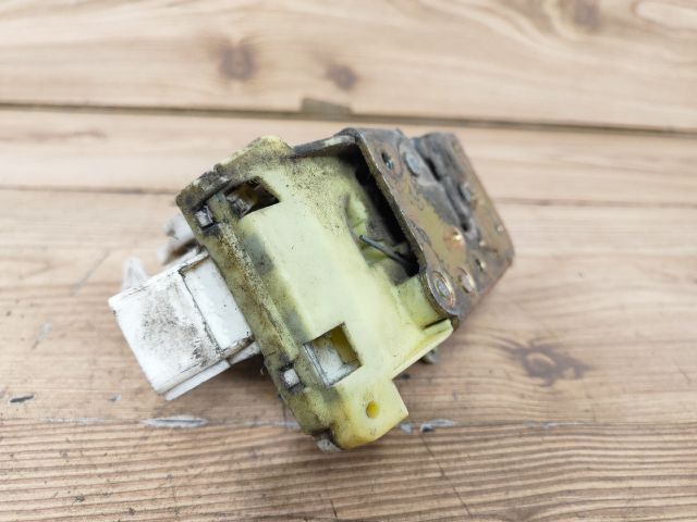 bontott FORD FOCUS I Jobb hátsó Ajtózár