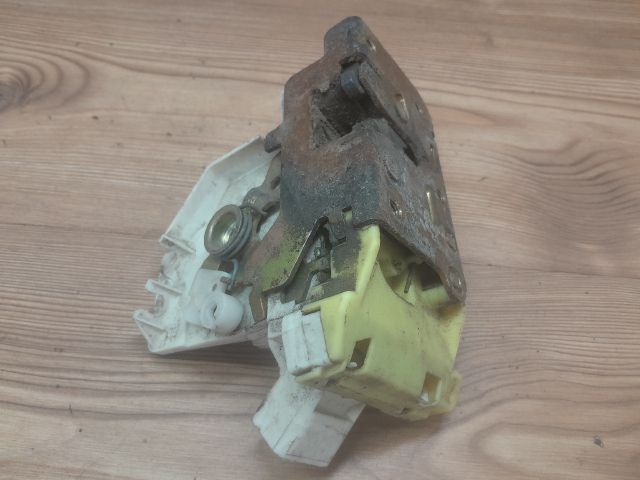 bontott FORD FOCUS I Jobb hátsó Ajtózár