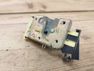 bontott FORD FOCUS I Jobb hátsó Ajtózár