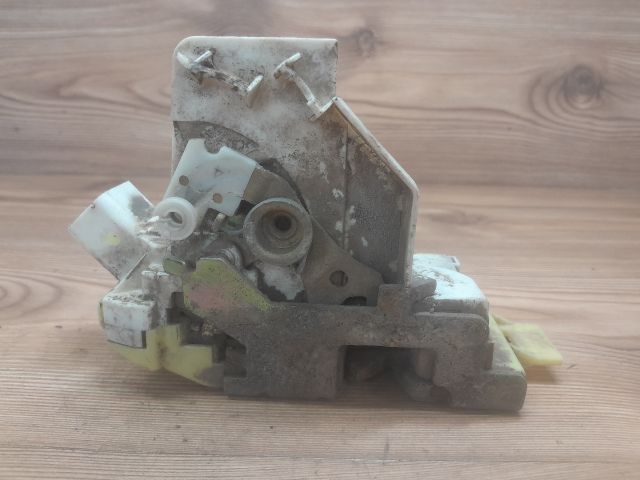 bontott FORD FOCUS I Jobb hátsó Ajtózár